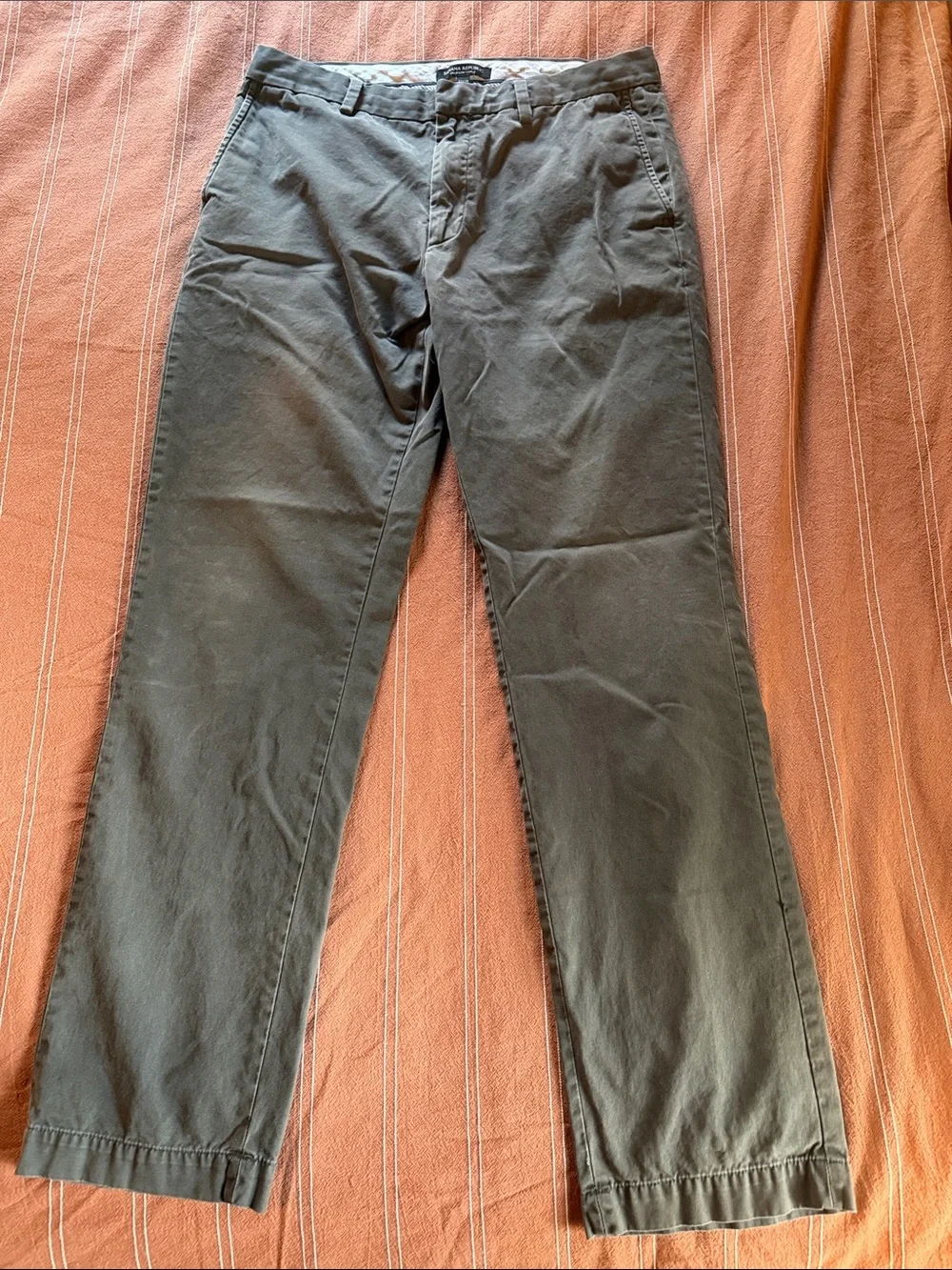 Banana Republic Men's Olive Chino Pants